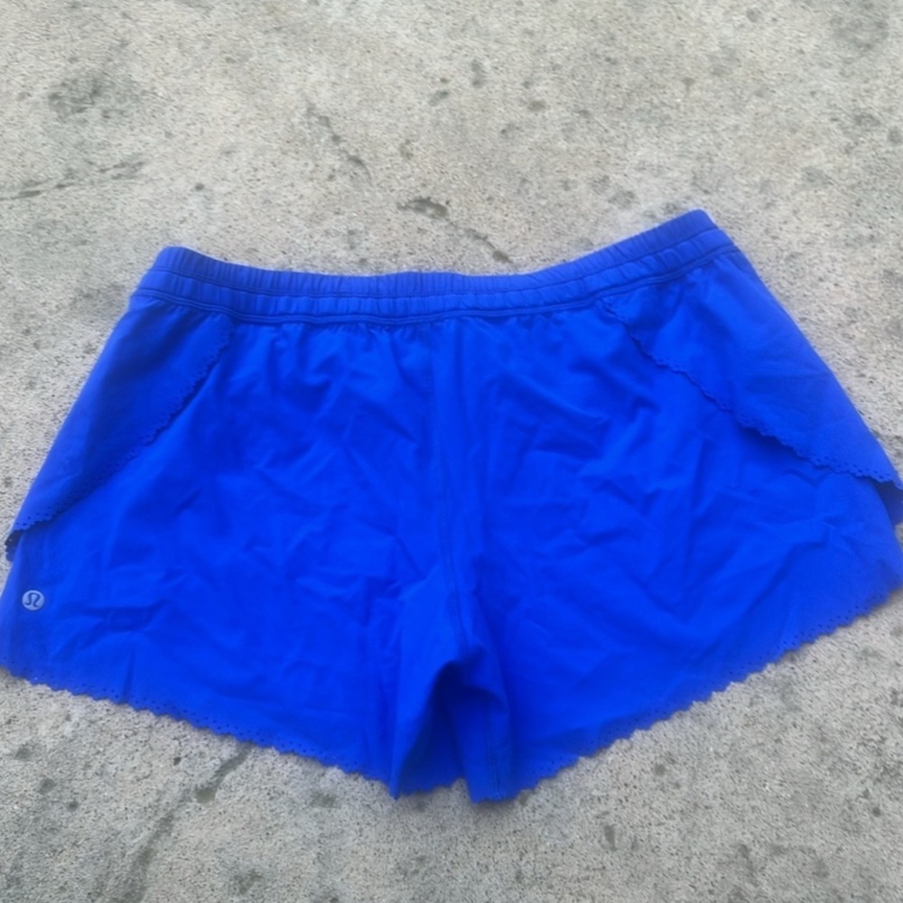 Lululemon Hi It Short Cerulean Blue Scalloped Hem Shorts Women's Size 10 - Picture 6 of 9
